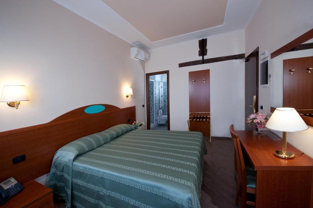 Hotel Roma Tiburtina Metro Luaran gambar