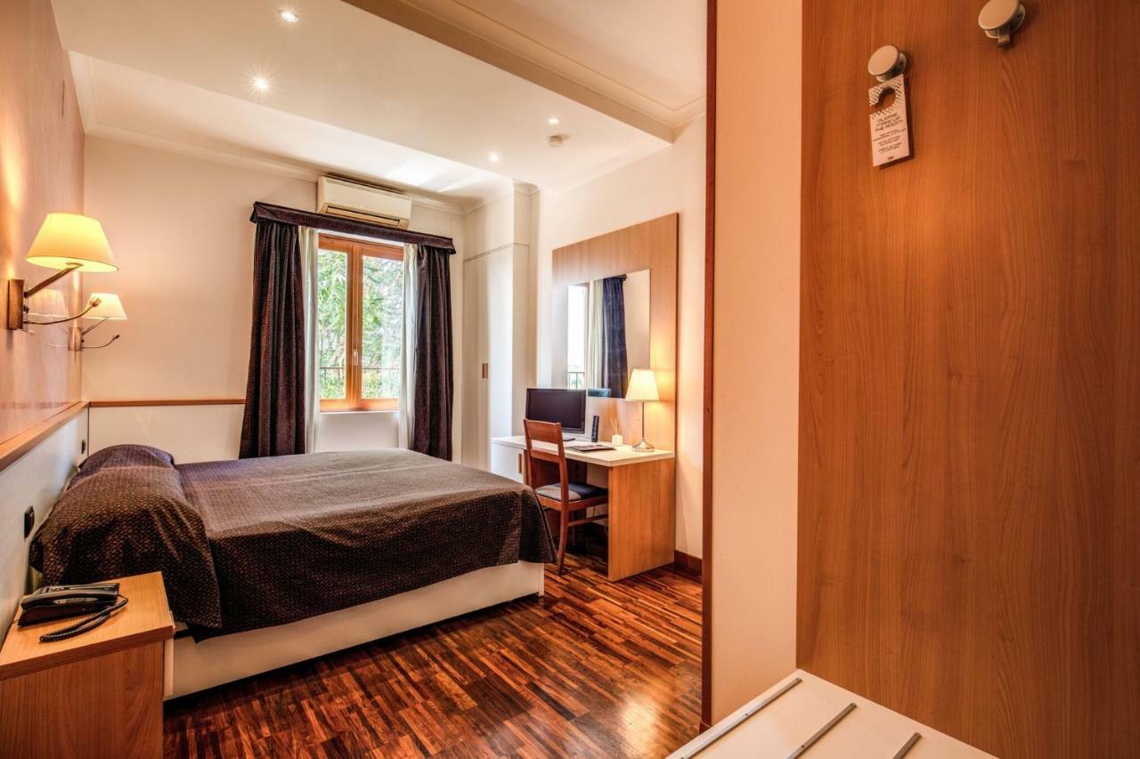Hotel Roma Tiburtina Metro Luaran gambar
