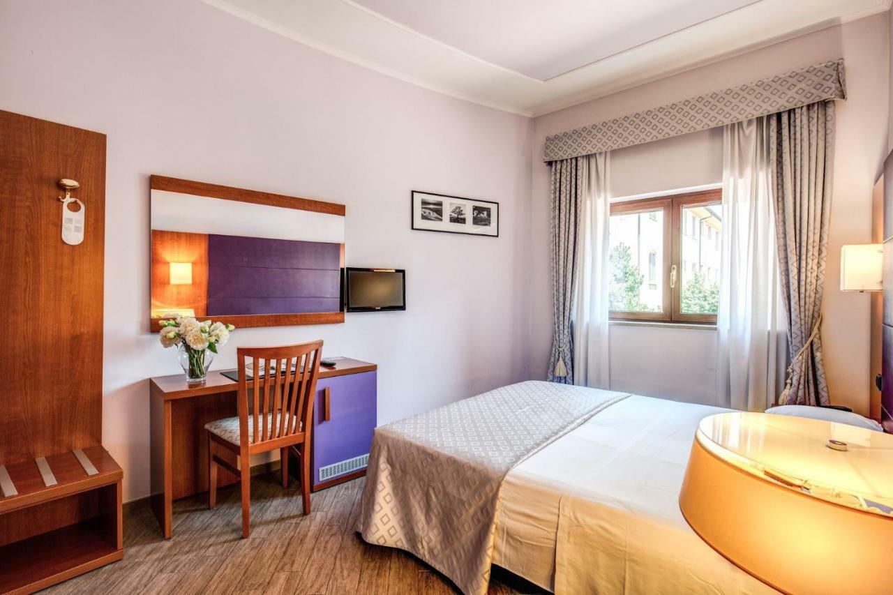 Hotel Roma Tiburtina Metro Luaran gambar