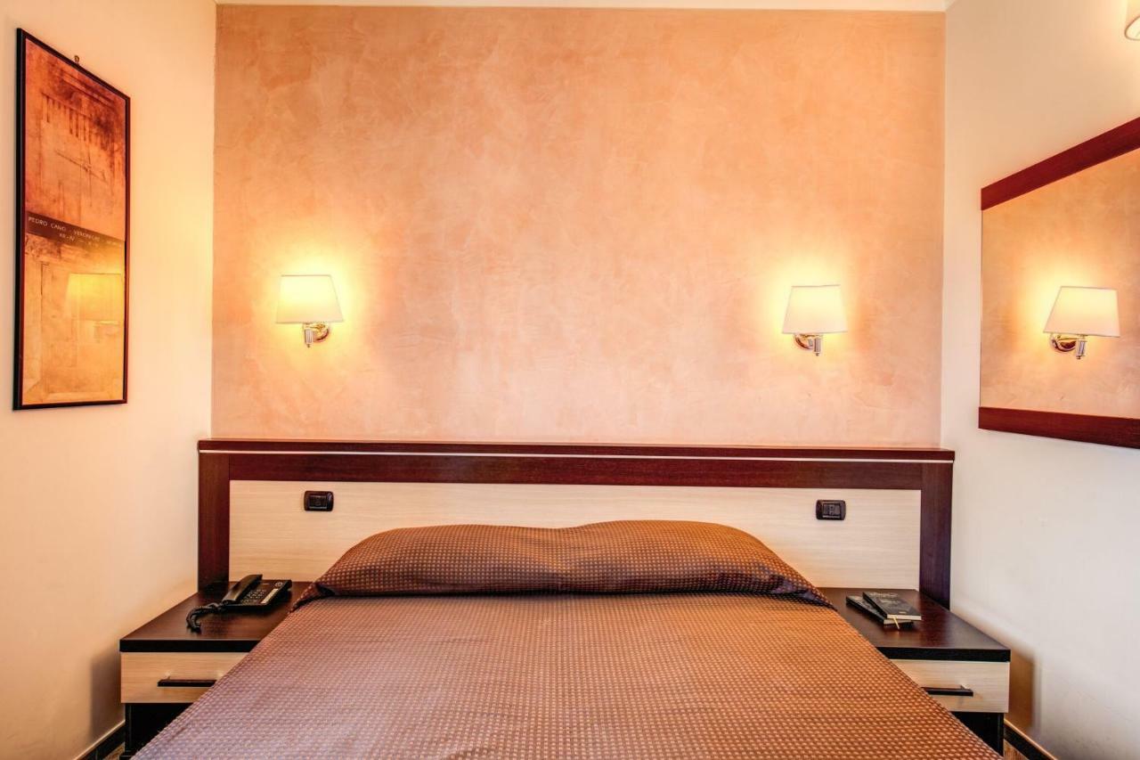 Hotel Roma Tiburtina Metro Luaran gambar