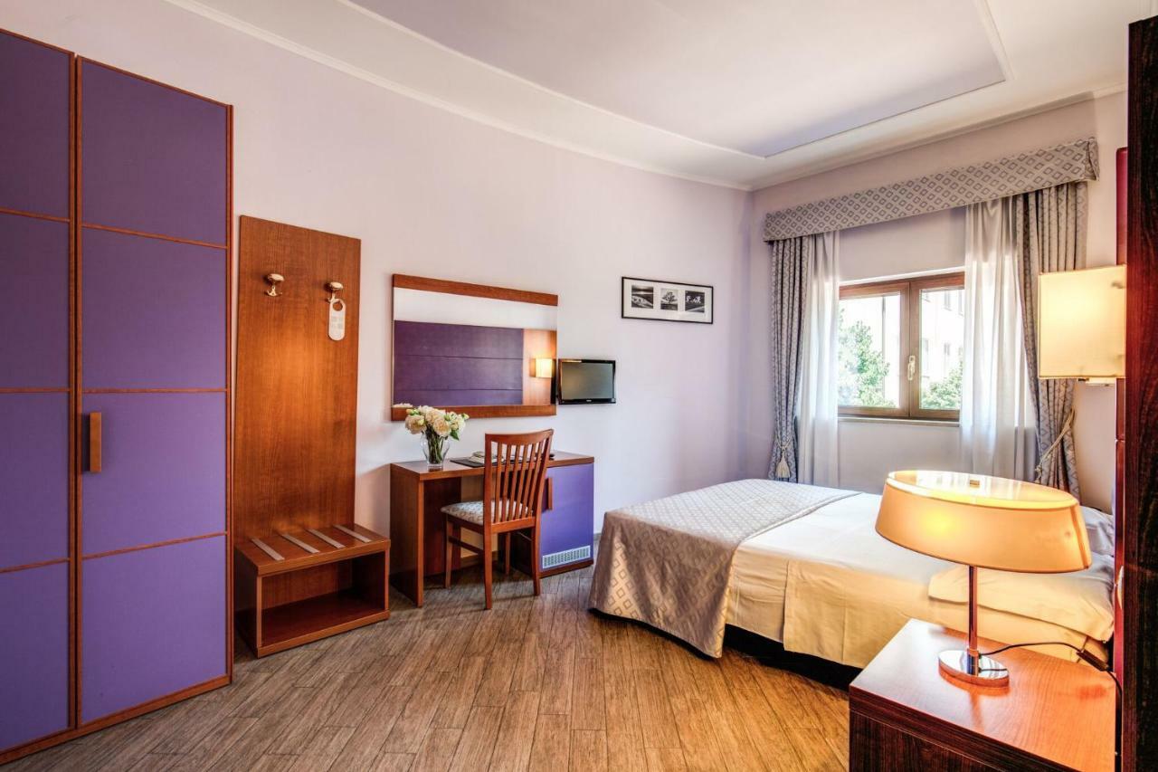 Hotel Roma Tiburtina Metro Luaran gambar