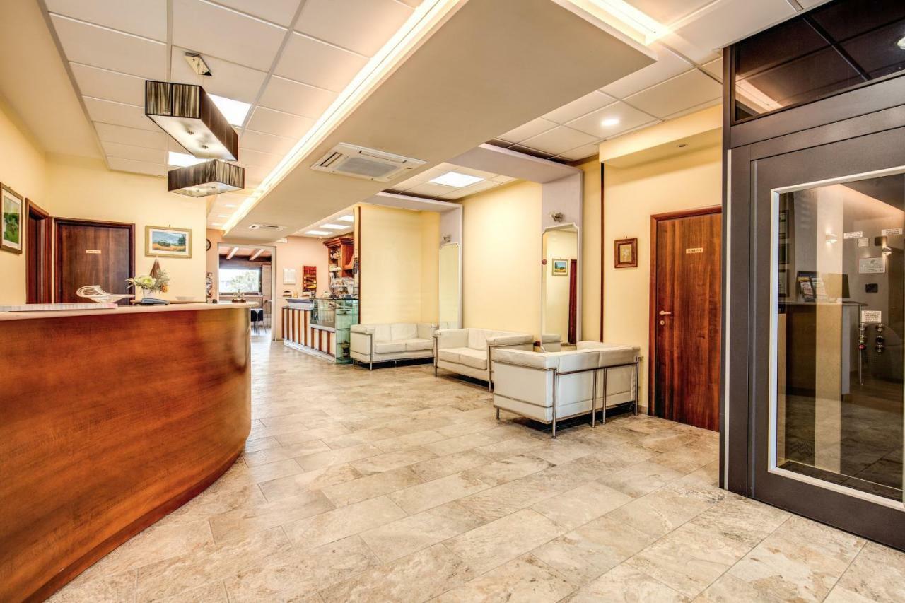 Hotel Roma Tiburtina Metro Luaran gambar